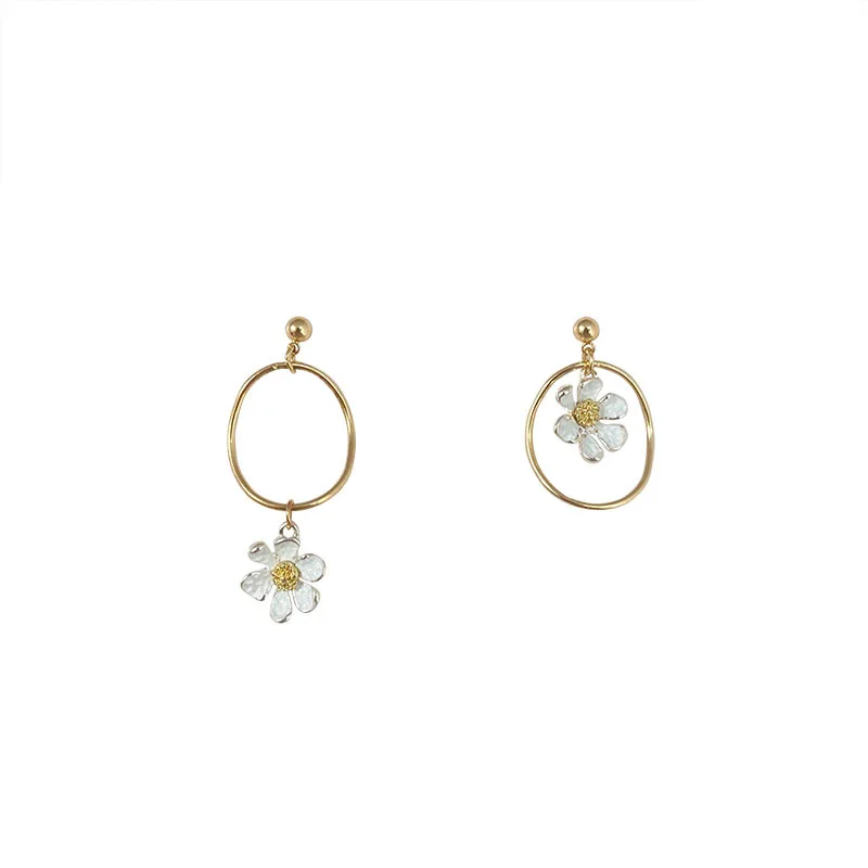 

Trendy Asymmetric Daisy Round Shape Drop Earrings Designer Golden Earring Jewelry For Women Girl Gift Party Dating