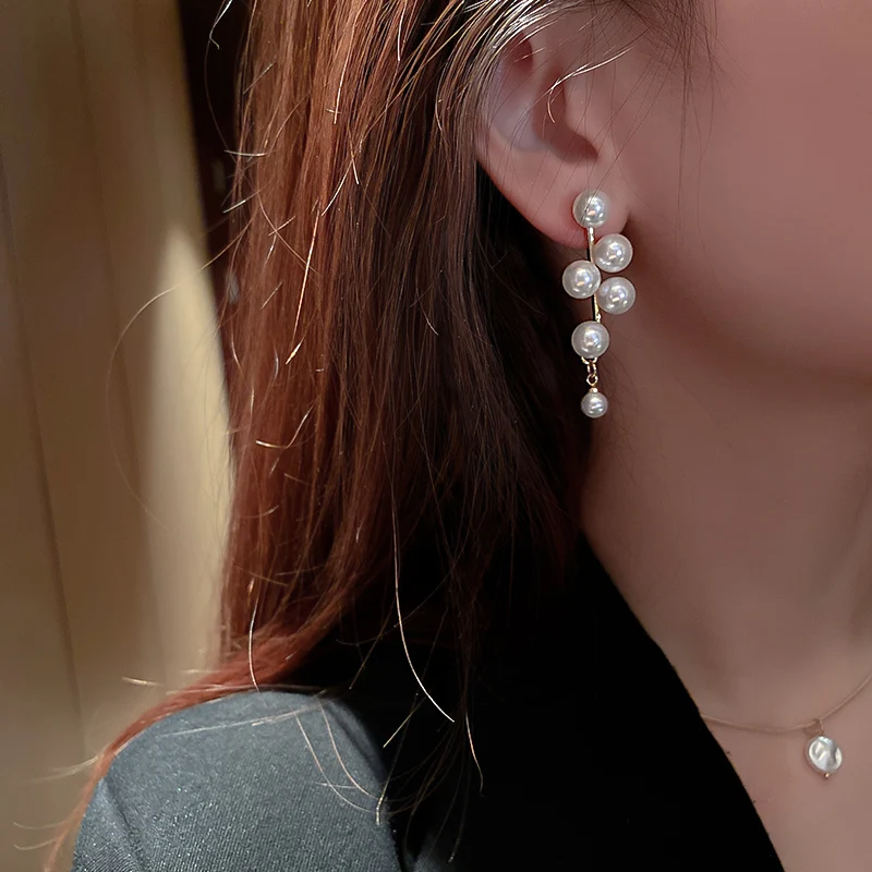 

trendy fashion dangle pearl earrings 2021