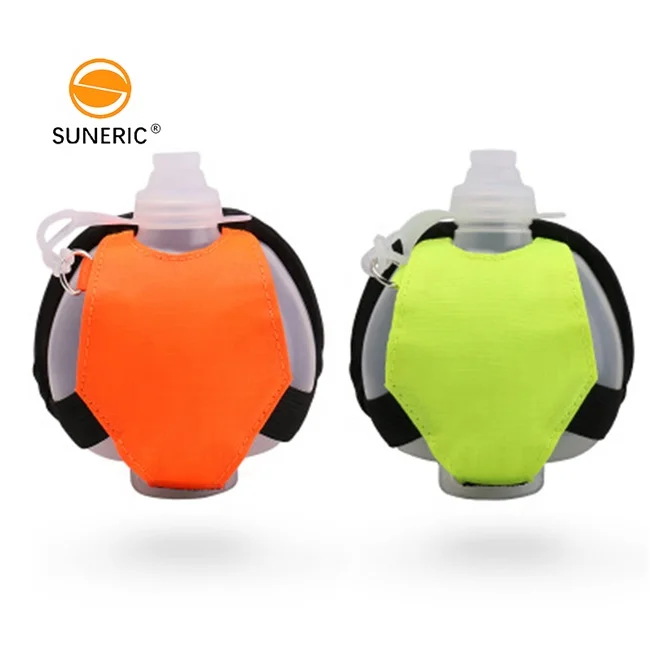 

Hand free wrist portable lightweight outdoor sports custom silicone handheld running water bottle, Green/orange