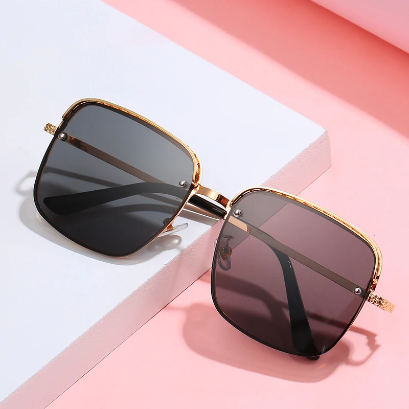 

2021 new design wholesale sunglasses ladies fashion sunglasses