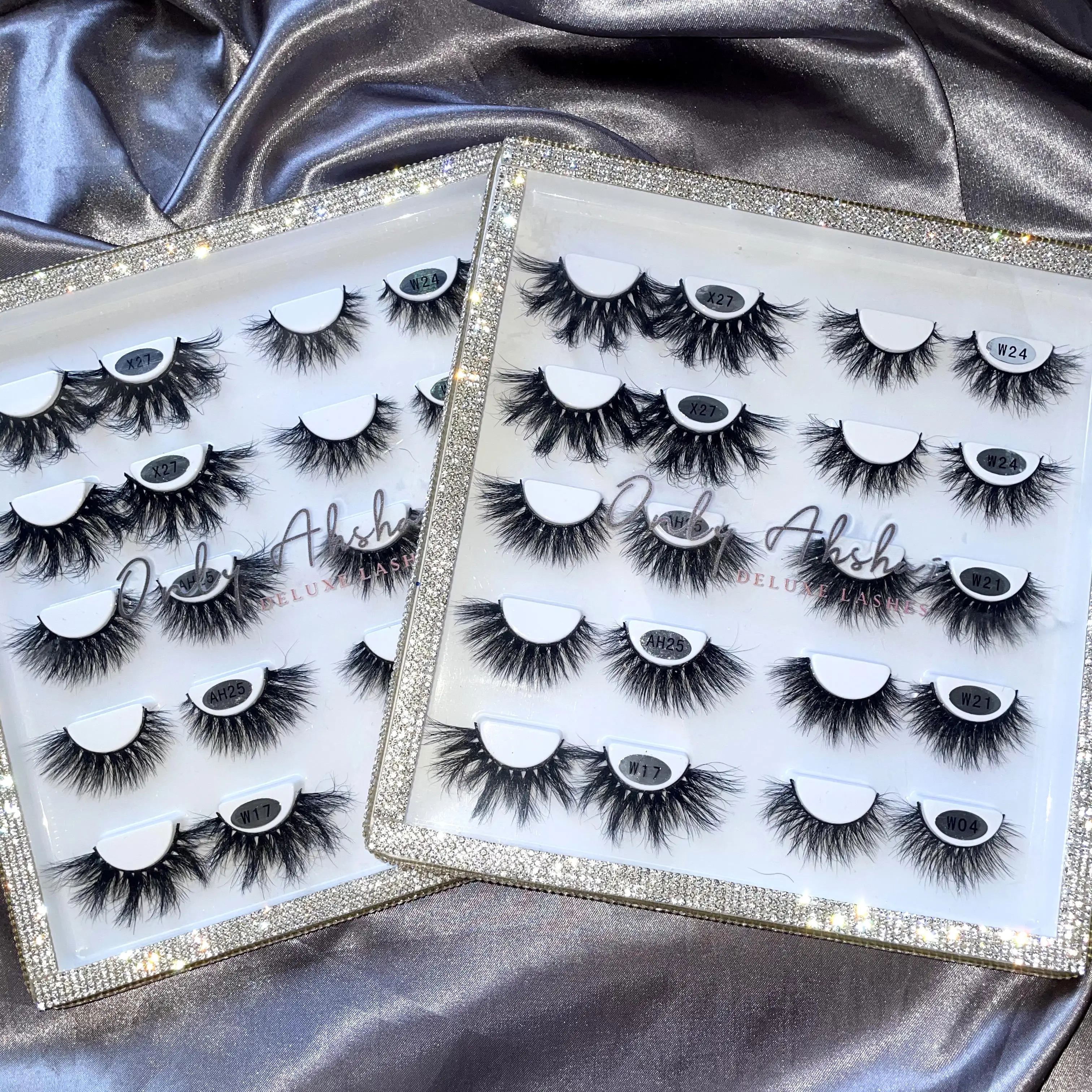 

Private label wholesale fluffy full strip lashes tray custom rhinestone 25mm 3D mink eyelash book vendor, Natural black