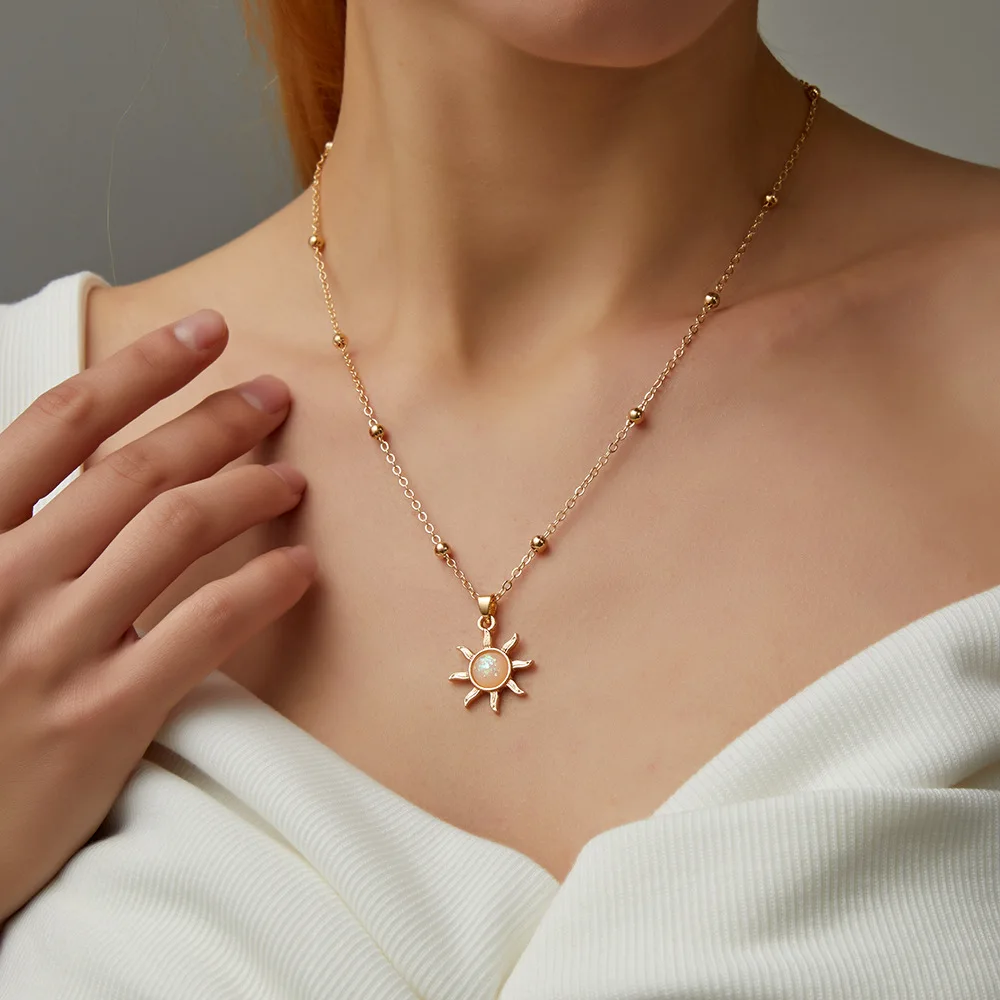 

Wholesale Fashion Temperament Beautiful Opal Sun Pendant Necklace Jewelry For Women