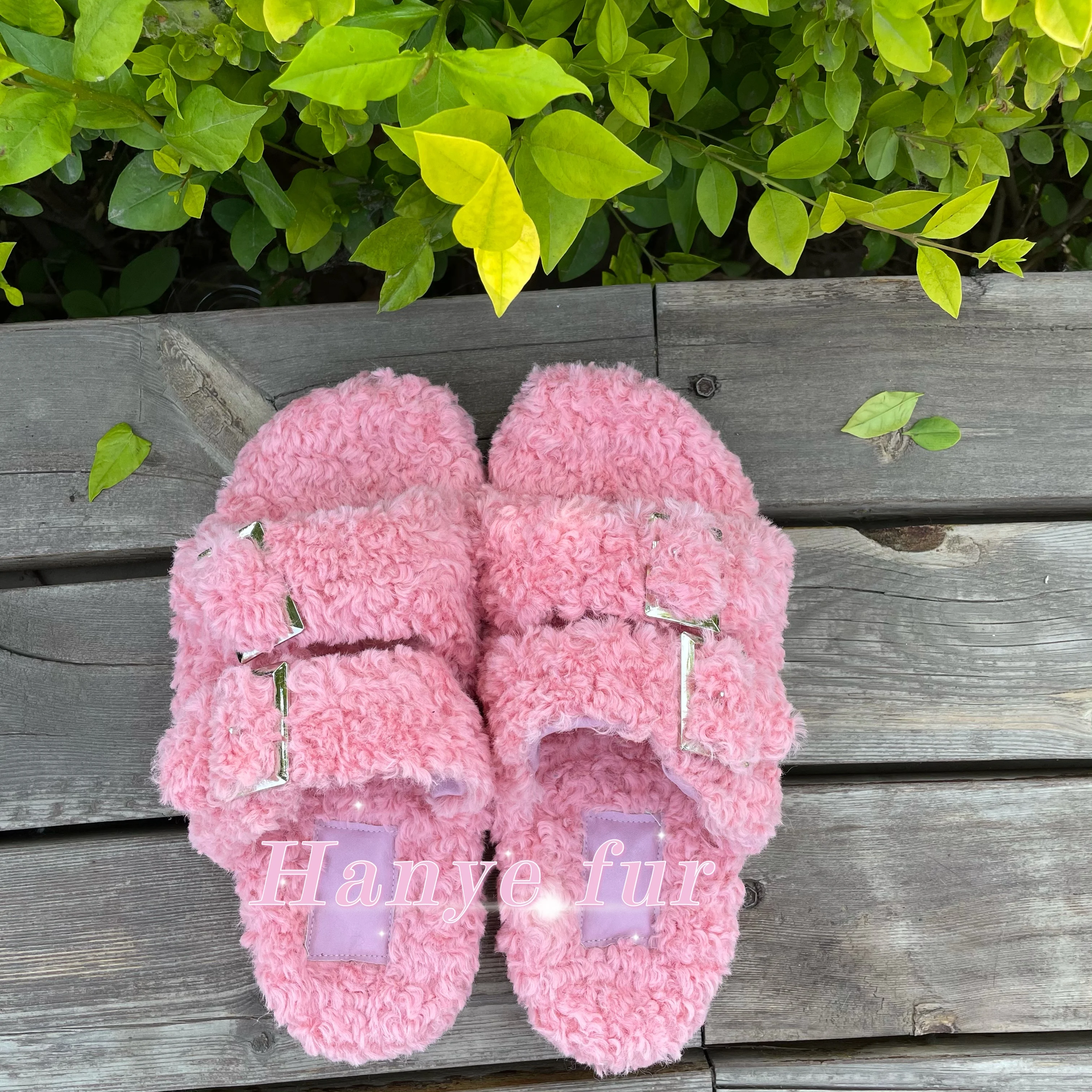 

Recently, the market is hot selling women's winter warm house slippers, designer sheepskin soft-soled fur slippers, women's shoe, Customized color