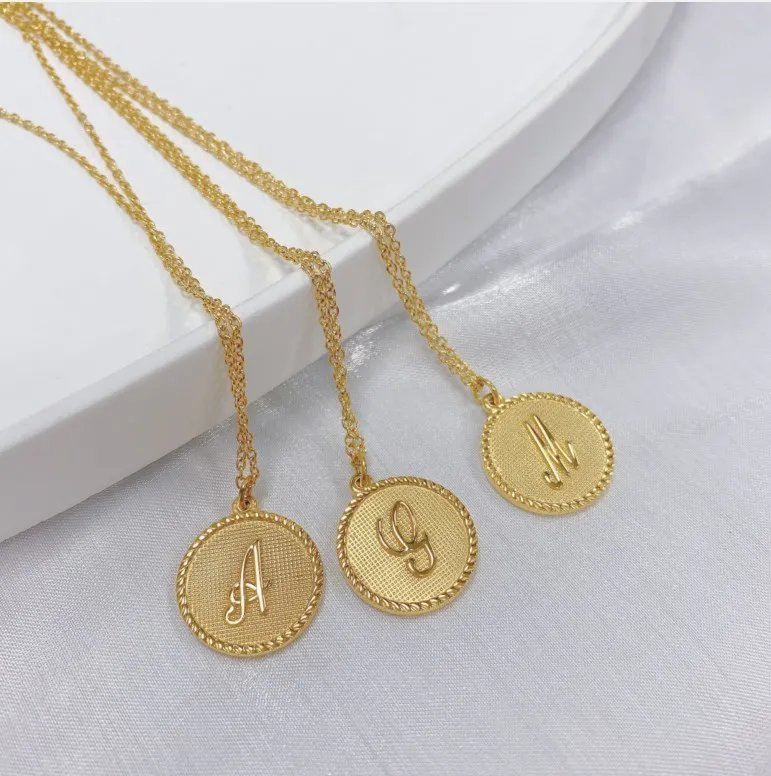 

Hot Sales Jewelry Non Tarnish Water Proof Stainless Steel Necklace Disc Letter Initial Old English Necklace