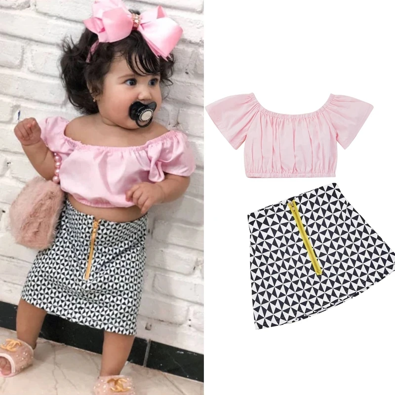 

2022 Fashion Design Children Wear Off Shoulder Kids Suit Solid T Shirts+Geometry Printed Zipper Skirts Set Girls Clothing
