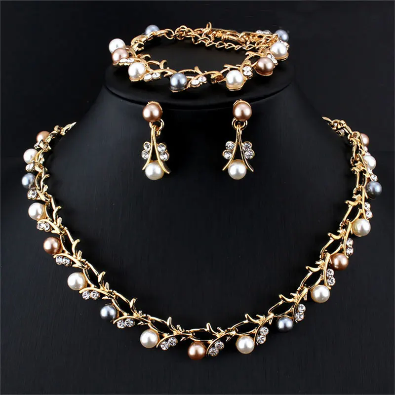 

Pearl earrings necklace bracelet three-piece women's jewelry set