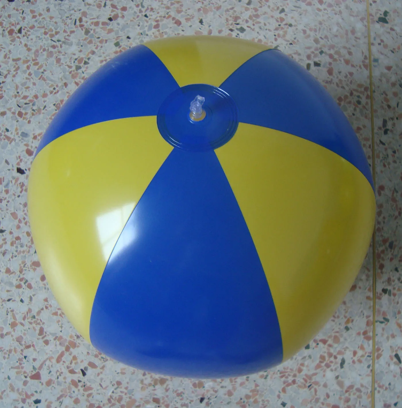 aamzon 热卖定制 pvc 儿童充气沙滩球水上浮球