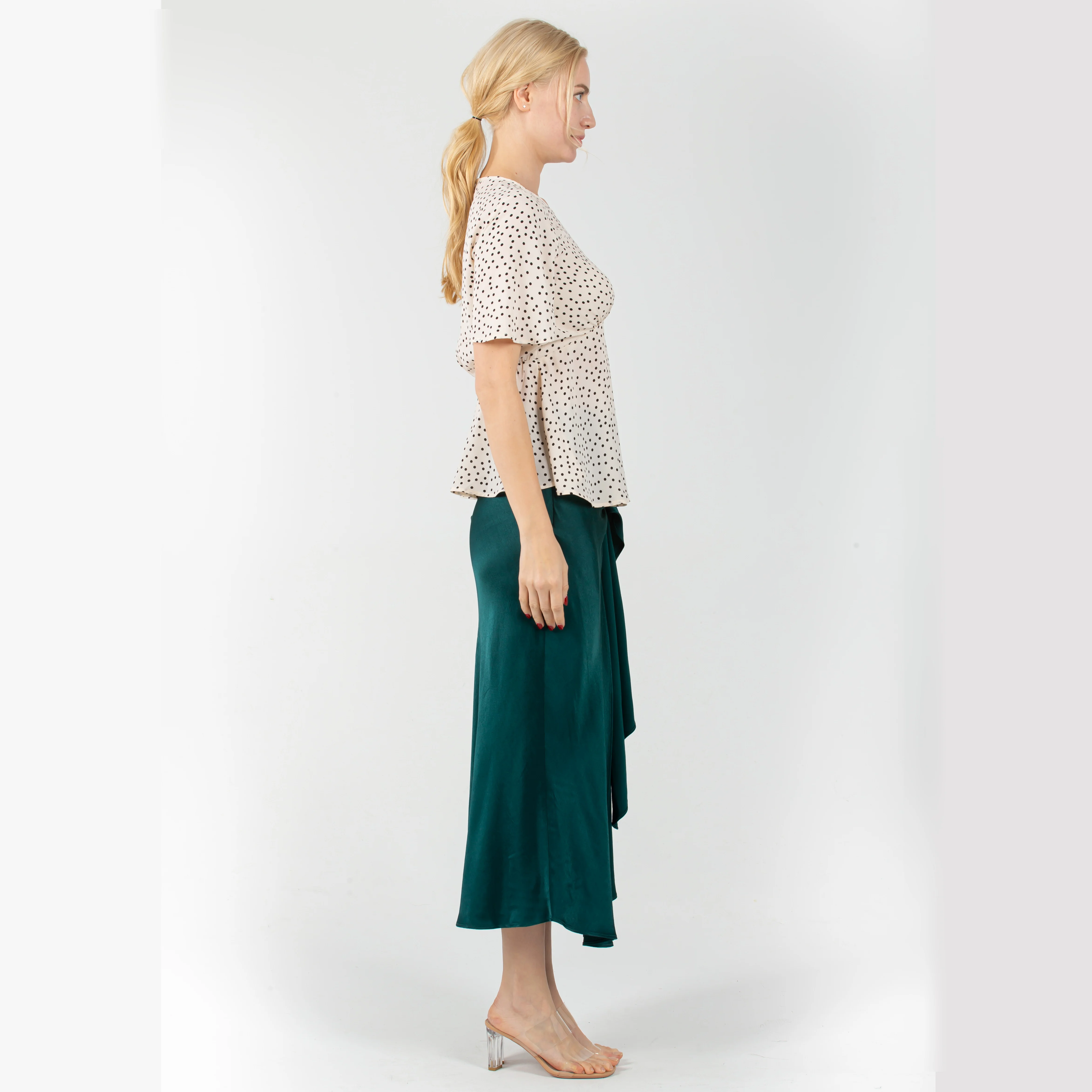 

Dot Printed Fashionable Chiffon Summer Casual Short Sleeve Round Neck Tops Blouses for Women