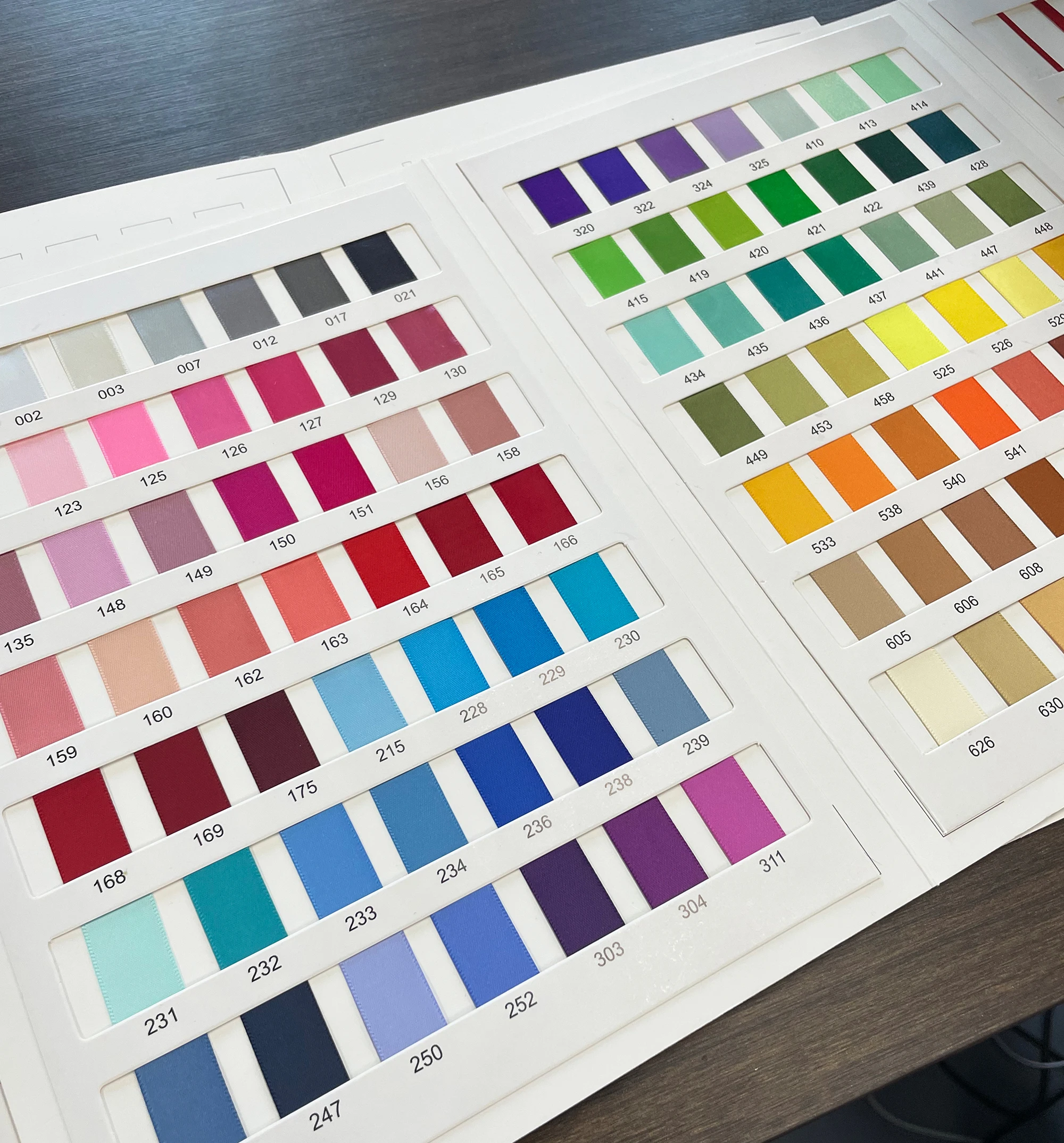 

Beiheng polyester ribbon colors chart catalogue