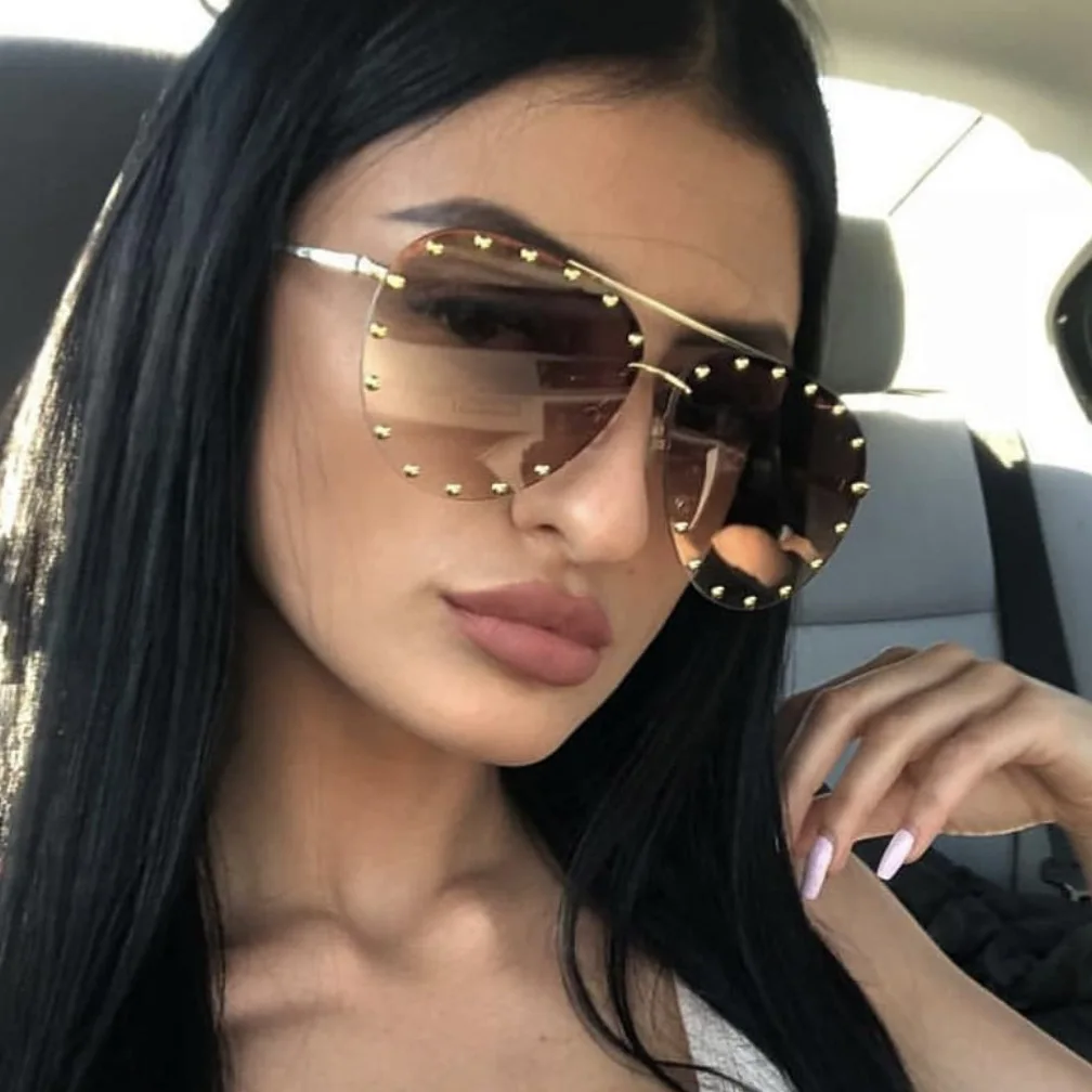 Toad Shaped Party Modern UV Protective Stylish Punk Shades Oversized Round Rivet Out Sunglasses Metal Traveling Perfect Glasses