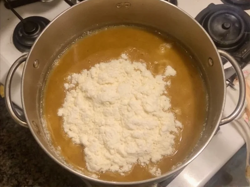 how to make homemade brown gravy with flour and water