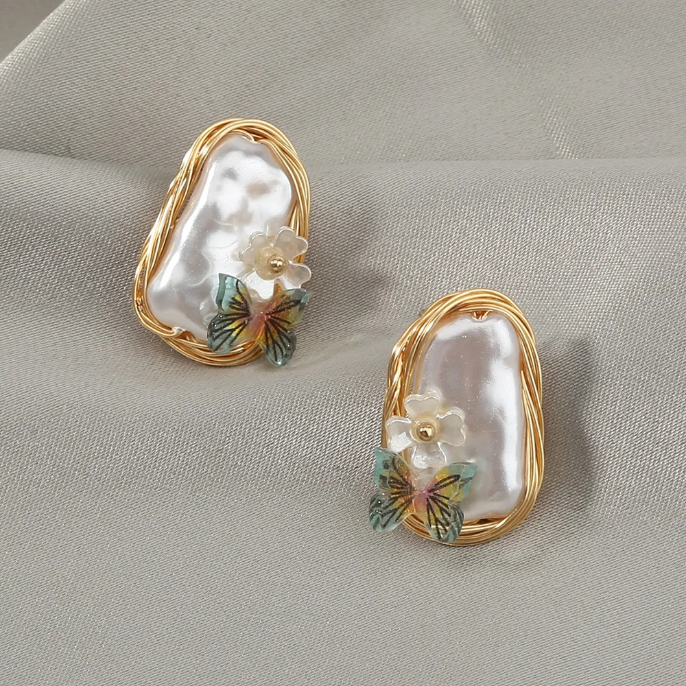 

2020 New Style Vintage Earring Handmade Winding Line Butterfly Flower Stud Earring Pearl Creative Vintage Earring