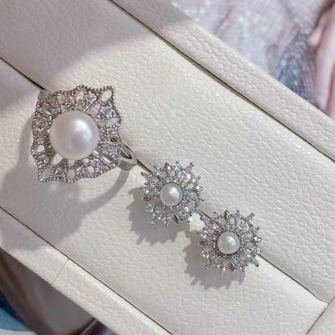 Elegant Vintage Jewelry Set Hollowed Out Design Zircon Inlaid Ring and Natural Freshwater Pearl Earrings