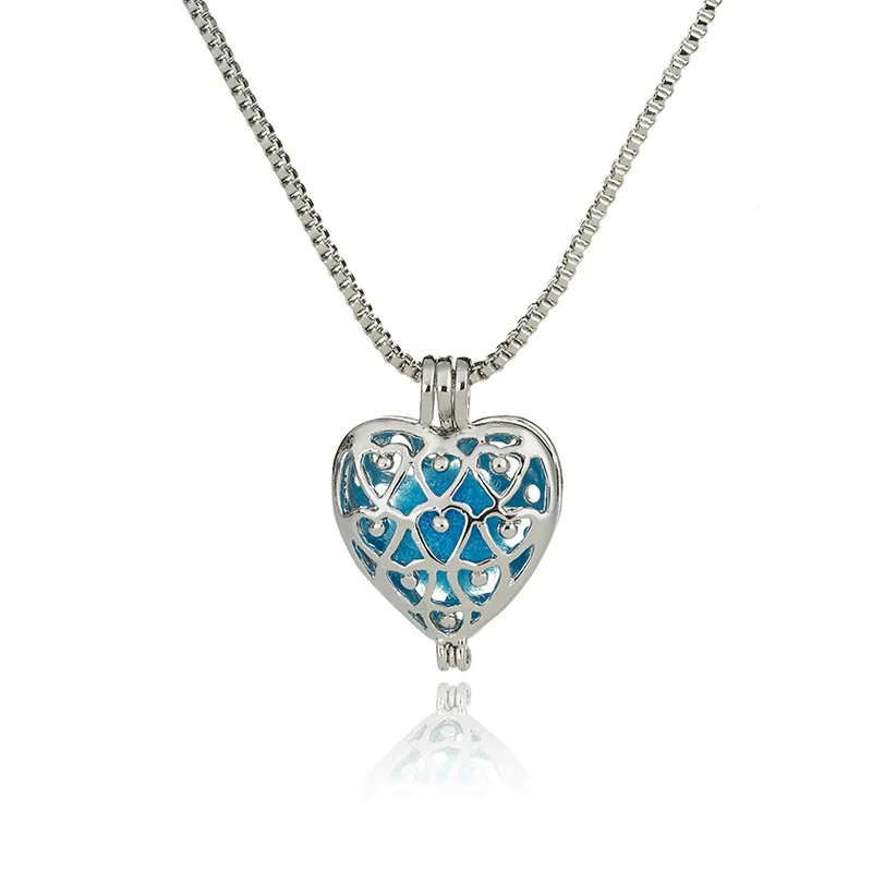 

Aromatherapy Necklace Creative Apple Heart Openable Perfume Dispenser Pendant
