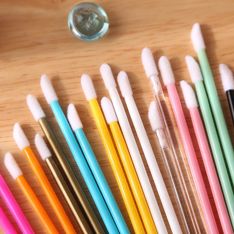 

Selling single lipstick makeup brush portable mini lip gloss brush makeup tool disposable solid lip brush stick