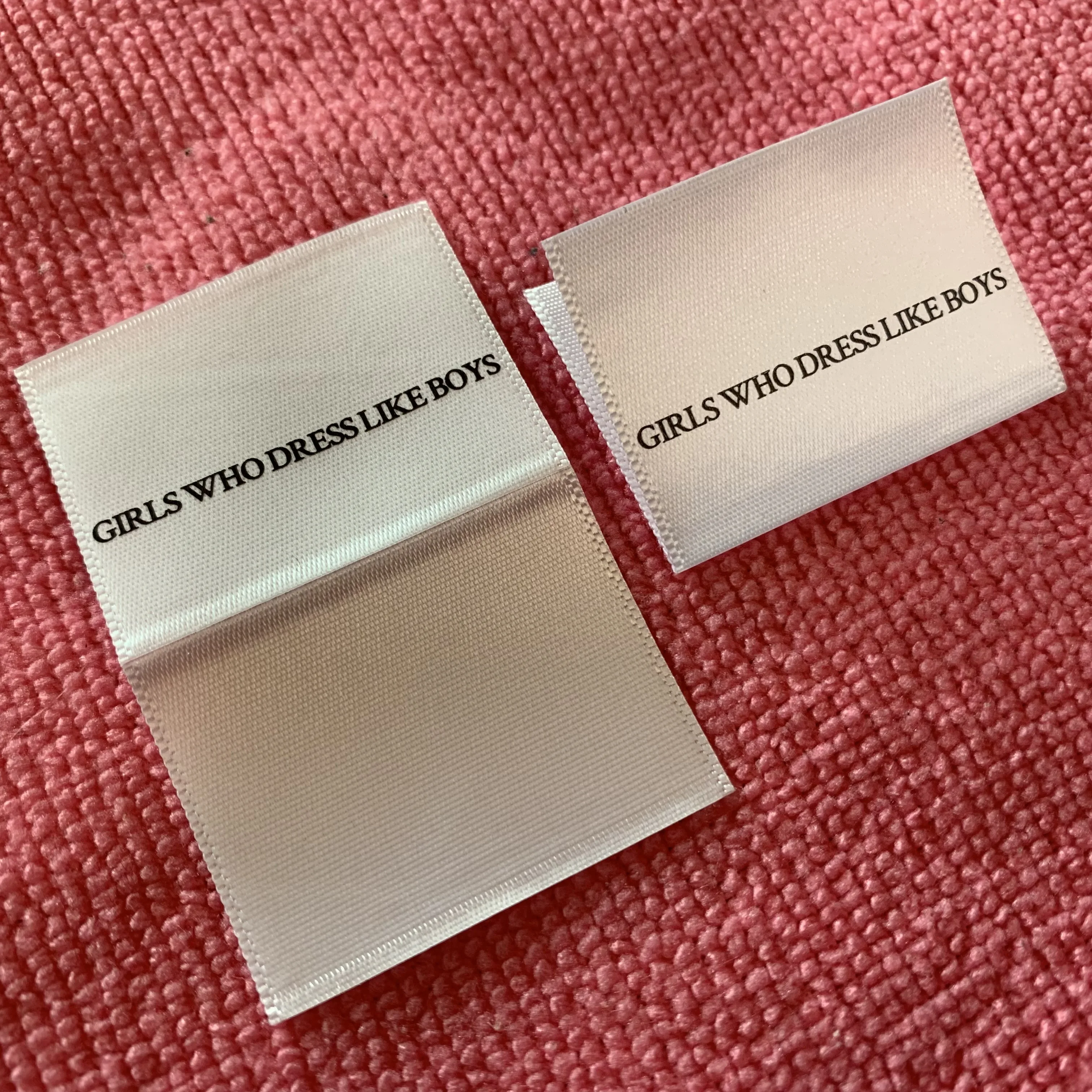 Custom Sew on Luxury Soft Satin logo Labelsilk Screen Printing Woven Edge Fabric Label for Suits