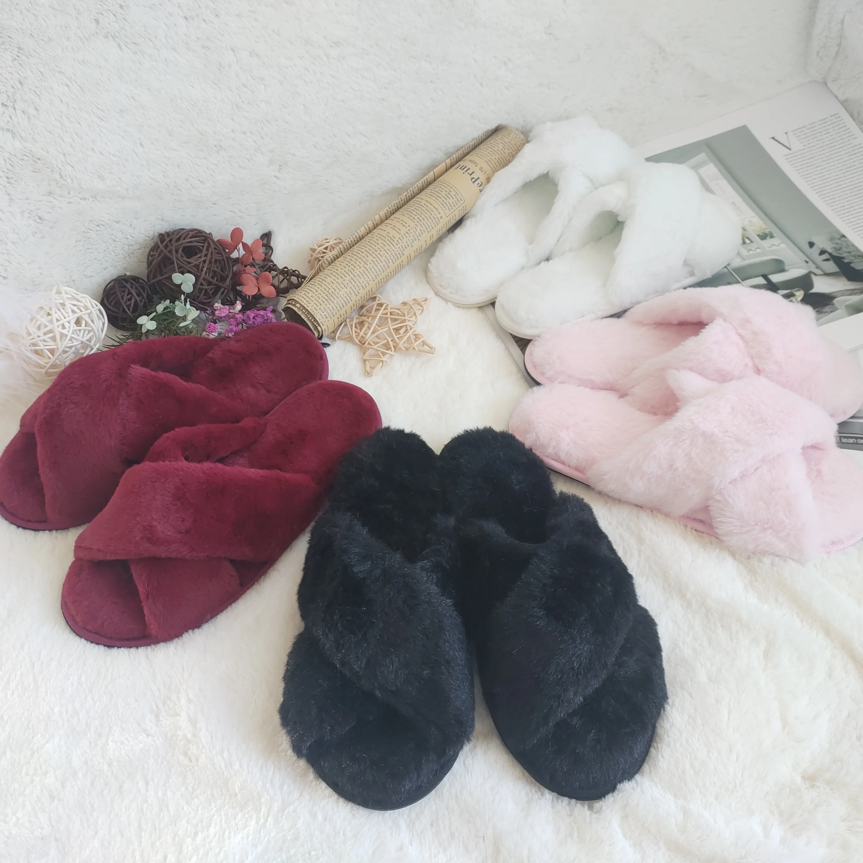 

Cheap wholesale slippers plush slippers for women indoor fluffy slippers indoor