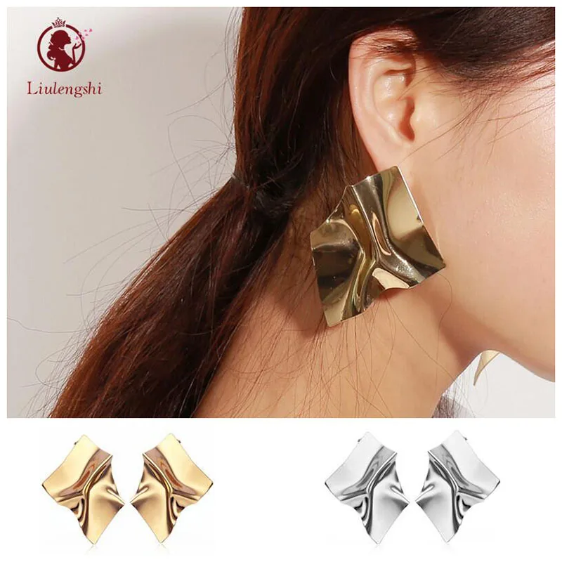 

Vintage Minimalist Alloy Metal Irregular Curve Folded Stud Earrings Customized Women Exaggerated Irregular Fold Earring