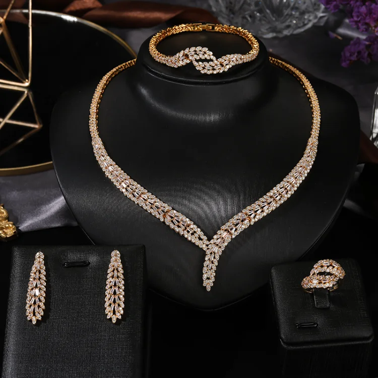 

Emerald Hypoallergenic 18k Pure Gold Wholesale Price Bulk Jewelry Set