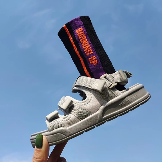 

Comfortable and breathable spring/summer sandals for boys and girls