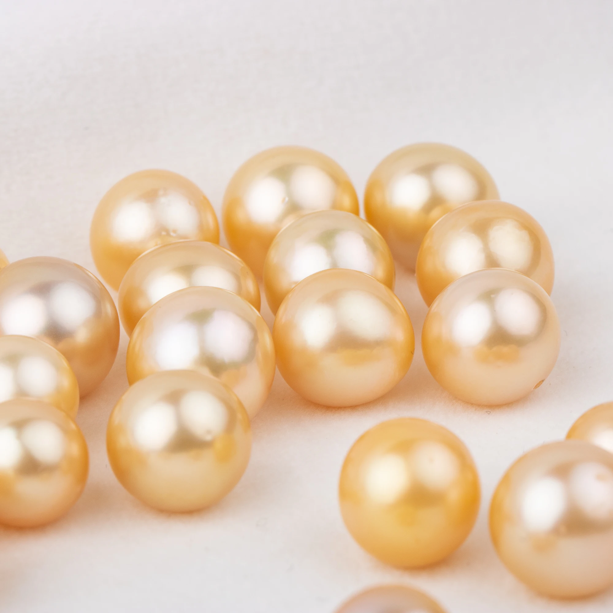 

11-12mm cultured gold southsea Pearl High quality loose seawater pearl round shape