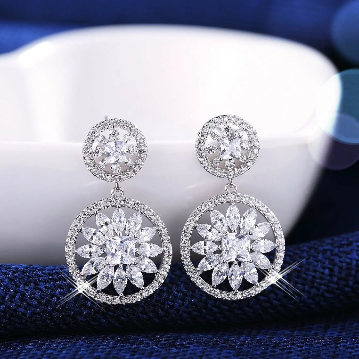 

CAOSHI Sweet Crystals Clear Drop Earring Silver Hollow Flower Round Earrings Women Romantic Wedding Earrings