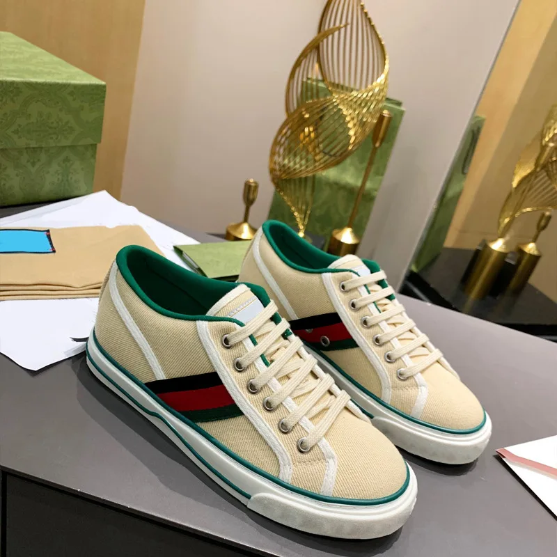 

GG home lady canvas shoe 2021 spring and summer new versatile leisure sneaker women embroidered couple flat jogging shoes
