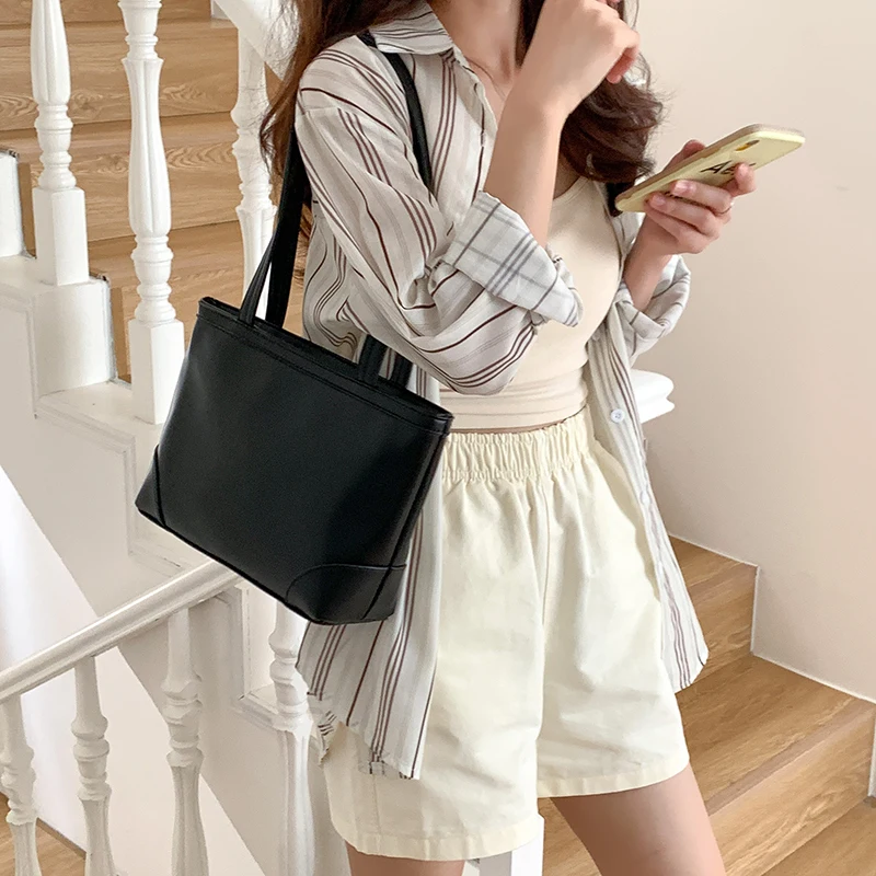 

New Korean Summer Fashion Shoulder Bag Simple And Fresh Soft PU Leather High Appearance Level Large Capacity Tote Bag