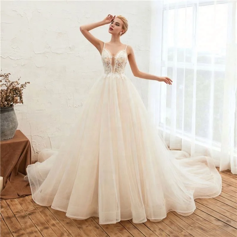 

White Ivory Color Spaghetti Straps Pearls Applique Ball Gown Wedding Dresses 2019 Plus Size Tulle Beach Summer Boho Bridal Gowns