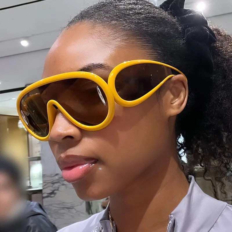 

2024 Custom Logo Brown Designer High Quality Vintage Eyewear Thick One Piece Oversized UV400 Shield Y2k ladies Shades Sunglasses
