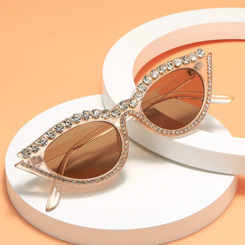 

New Retro European Trendy Personality Diamond Studded Women Exaggerated Frame Shades Cool Eyewear Luxury Sunglasses, As the picture shows