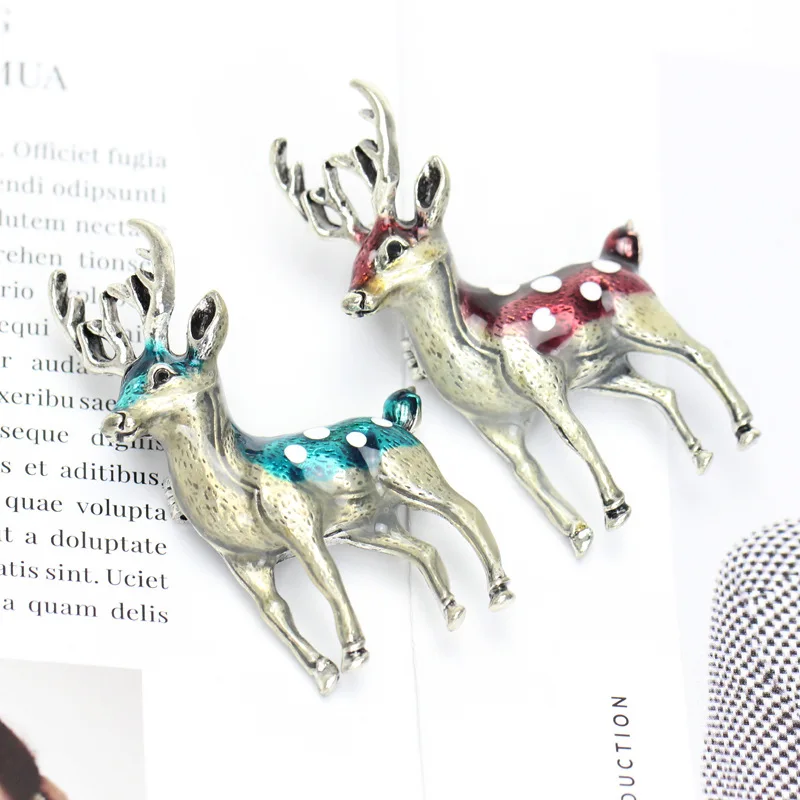 

European and American hot-selling ornaments sika deer Christmas cartoon brooch New animal retro pin clothing