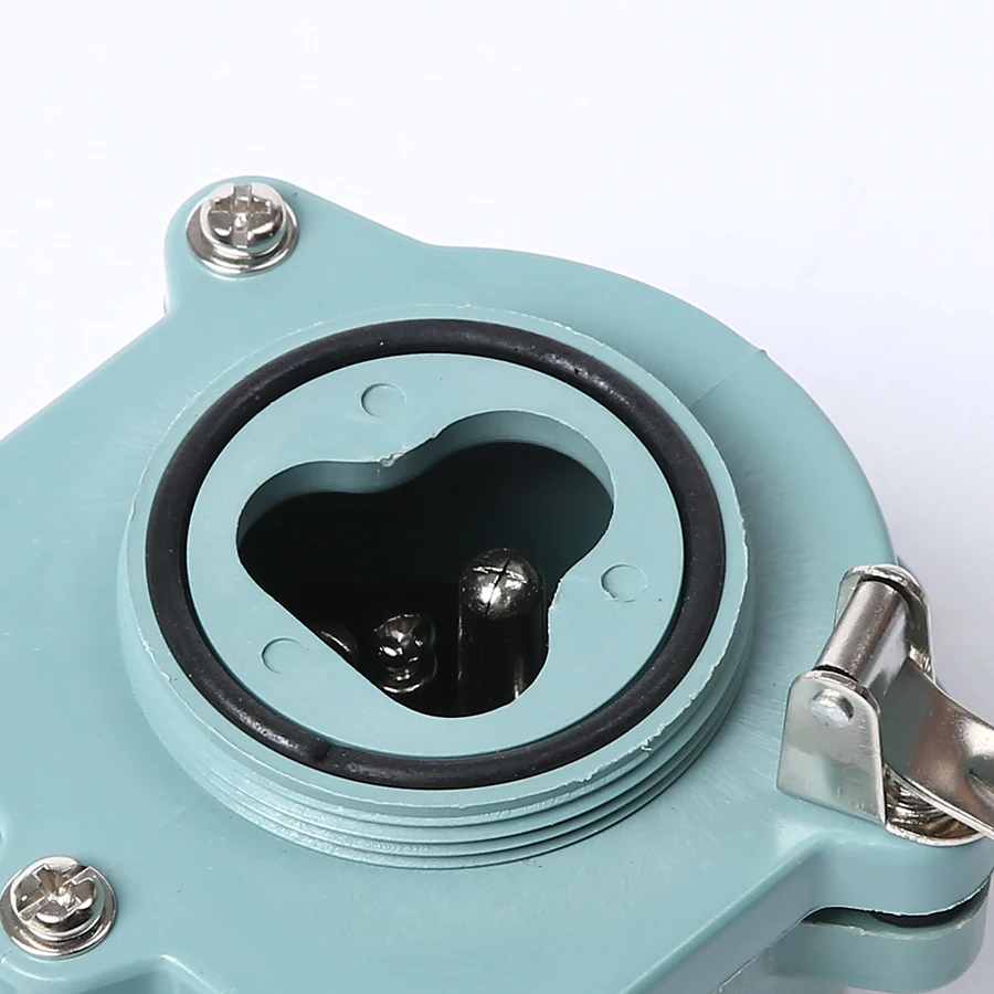 IMPA 792806 Watertight Marine Plug - 250V 20A Synthetic Resin