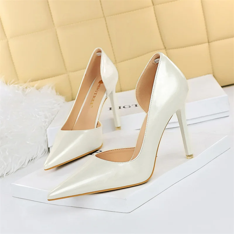 

Talon Tacones Zapatos Fashion Shoes 11CM Stiletto Pumps Patent Leather Hollow Women High Heels