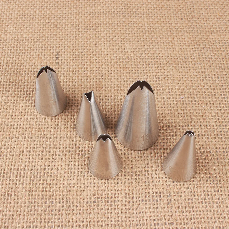 

High Quality Leaf Flower Tip 5 Piece Set Cake Cream Decorating Mouth Baking Tool, As picture