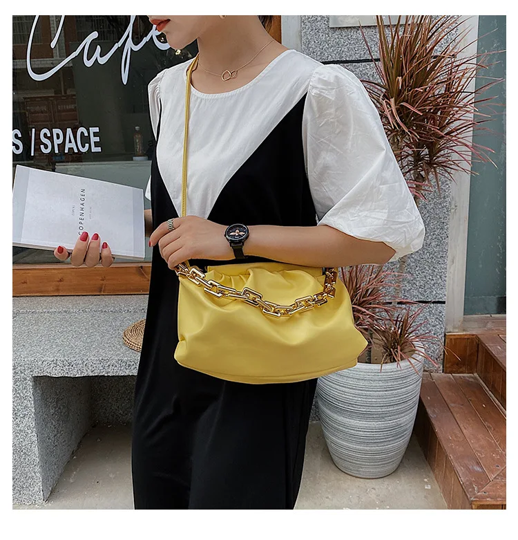 

2021 Popular New Women Shoulder Bag Summer Fashion Folds Chain Solid Color Crossbody Bag Armpit, White, yellow, purple, black