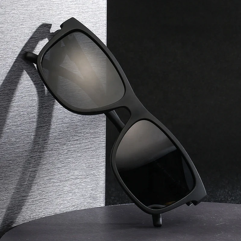 

Custom Polarized Driving Fishing Men Sunglasses Tr Material Shades Polarized Unisex Protection Classic Black Sunglasses