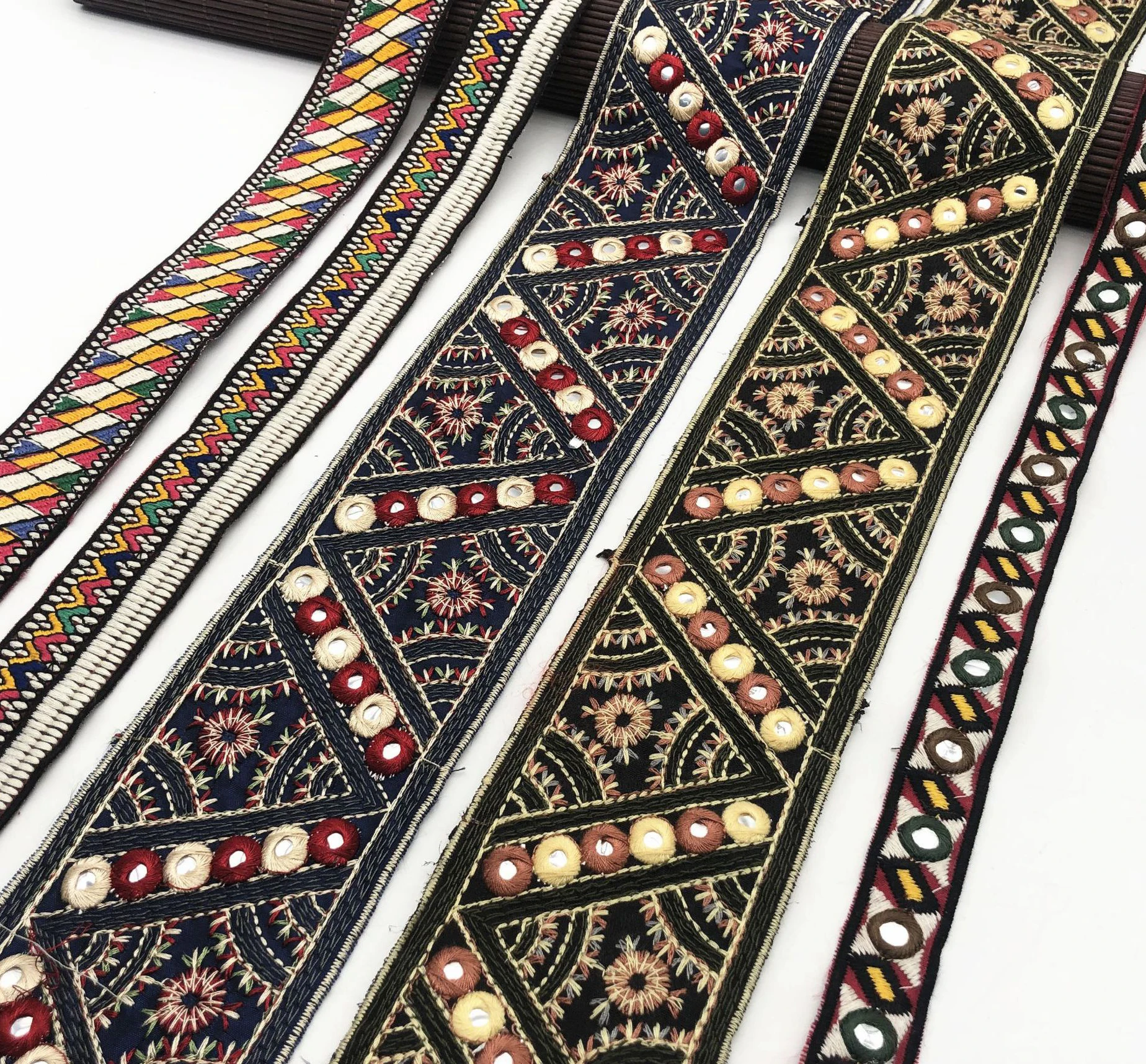 

Wholesale Embroidery Ethnic Style Traditional Color Embroidery Trimming