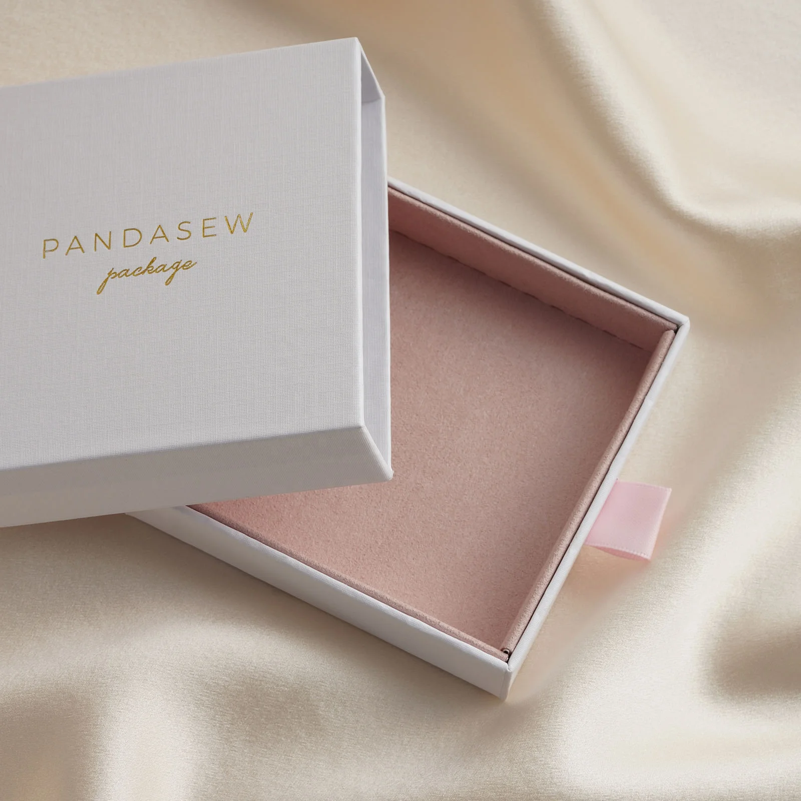 

PandaSew Custom Logo Luxury Paperboard with Pink Microfiber Inside Gift Packaging Jewelry Box, White or customized color