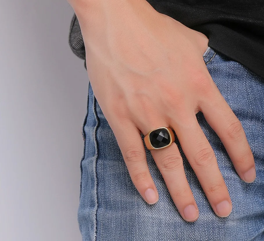 

Wholesale Personality 17.5mm Big Gold Mens Rings Stainless Steel Agate Ring