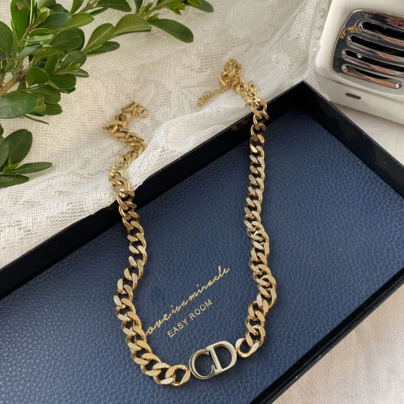 

High Quality Titanium Steel Chunky Women Letter Necklace Jewelry