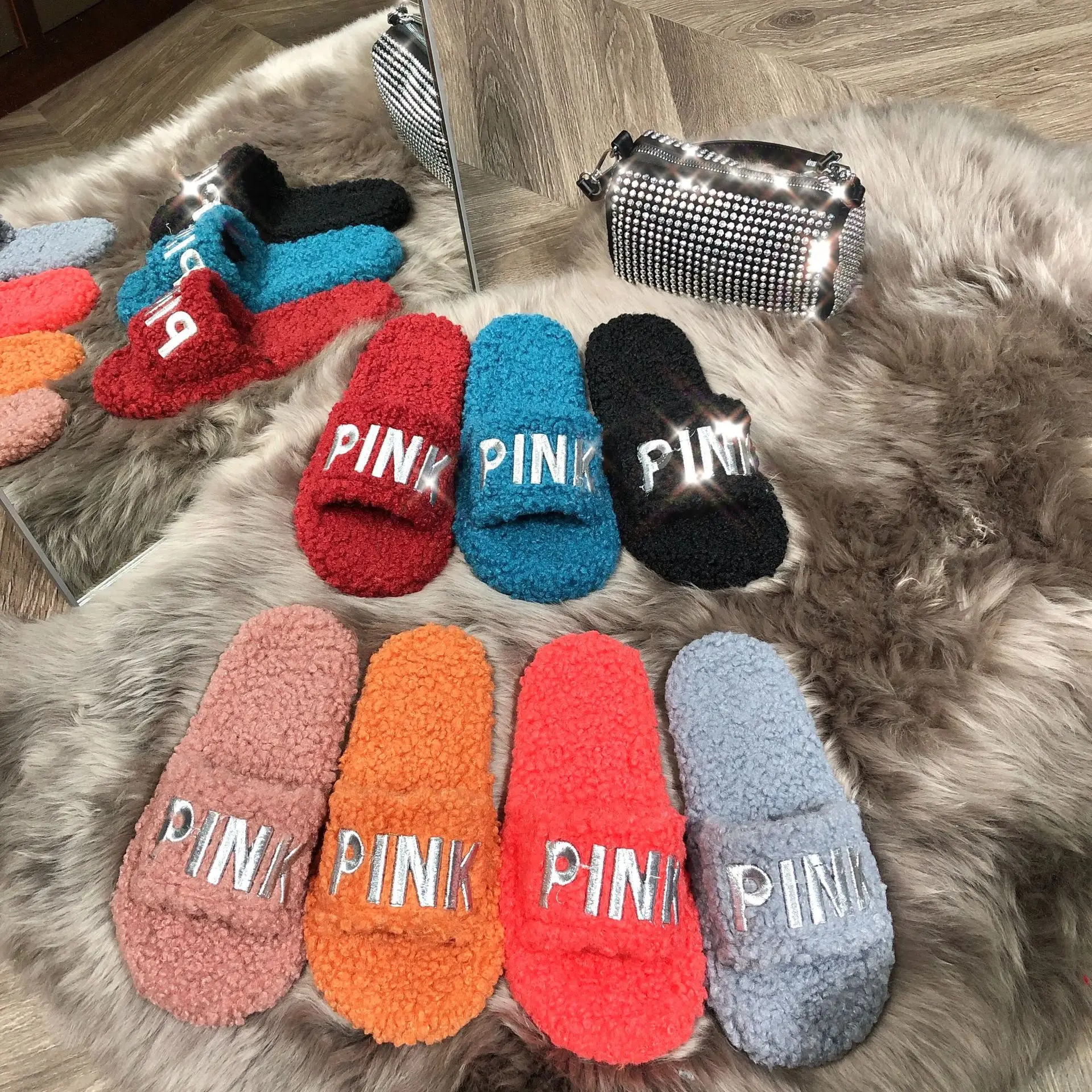 

Custom Logo Wholesale Real Fur Slide Fox Fur Indoor Outdoor Slippers Slides Sandals Women Ladies Wholesale Fox Fur Slipper