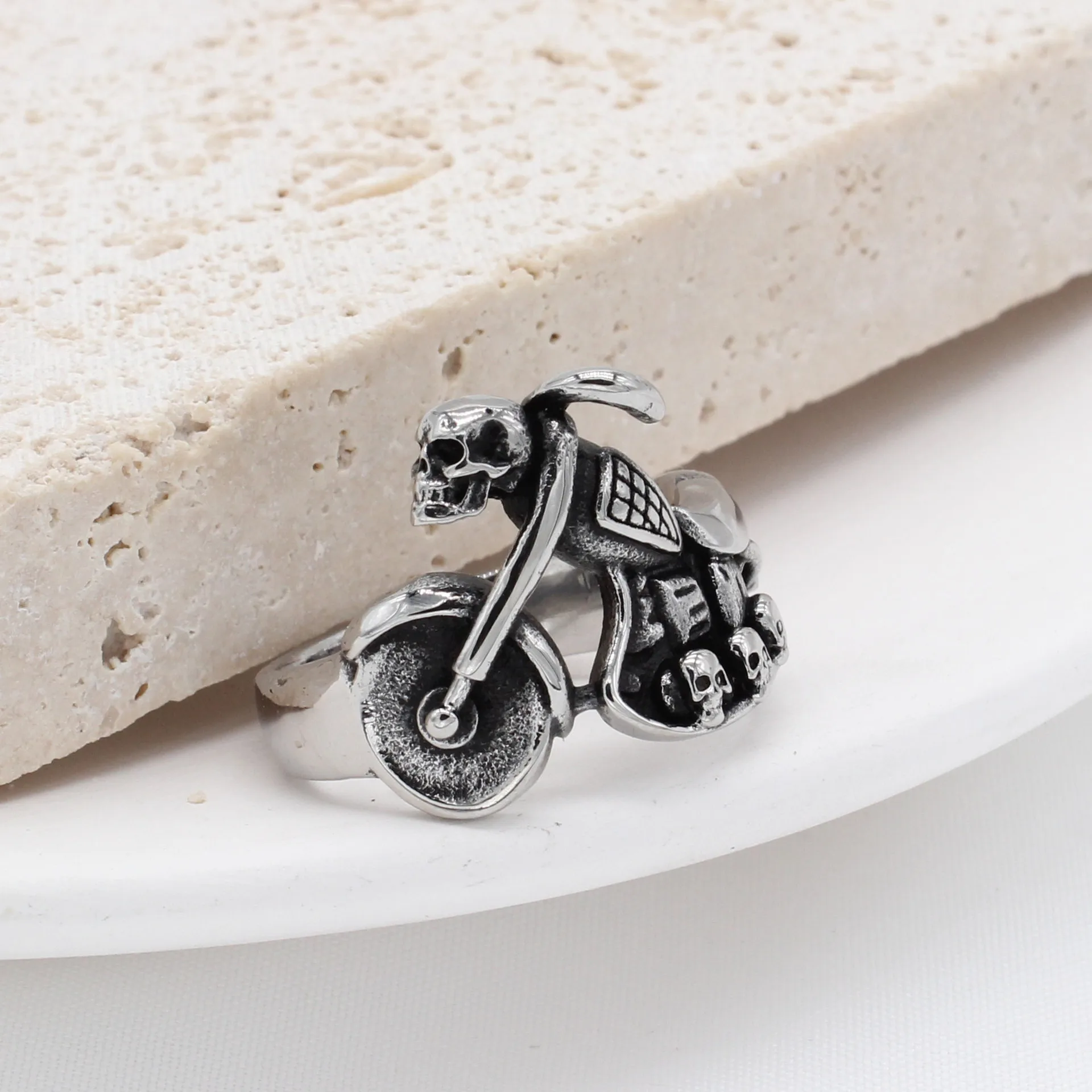 

Vintage punk jewelry stainless steel skeleton locomotive ring men