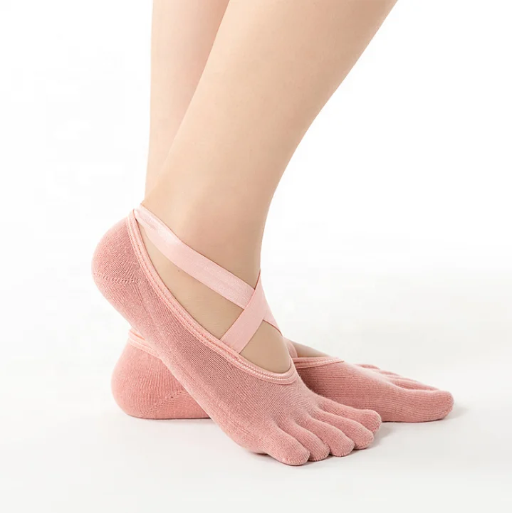 

Wholesale Cotton Anti-Slip Soft Silicone Sole Dance Barre Ballet Pilates Socks Custom Women Grip Yoga Socks for women, Color avaliable