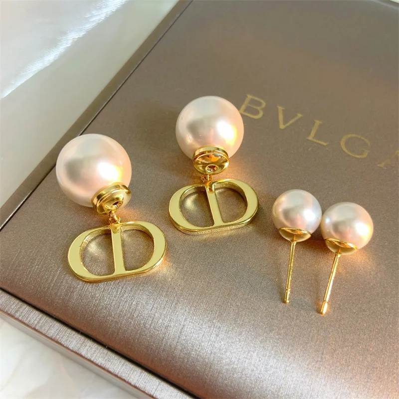 

High Quality Luxury 18k Gold Plated Letter Snout Pearl Piercing Jewelry Charm Pig Nose Dangle Cd Earrings For Women