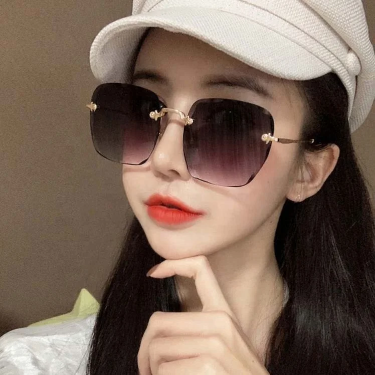

New Rimless Trimmed Trendy Square Sunglasses Women Gradient Sunglasses in Stock, 4 colors