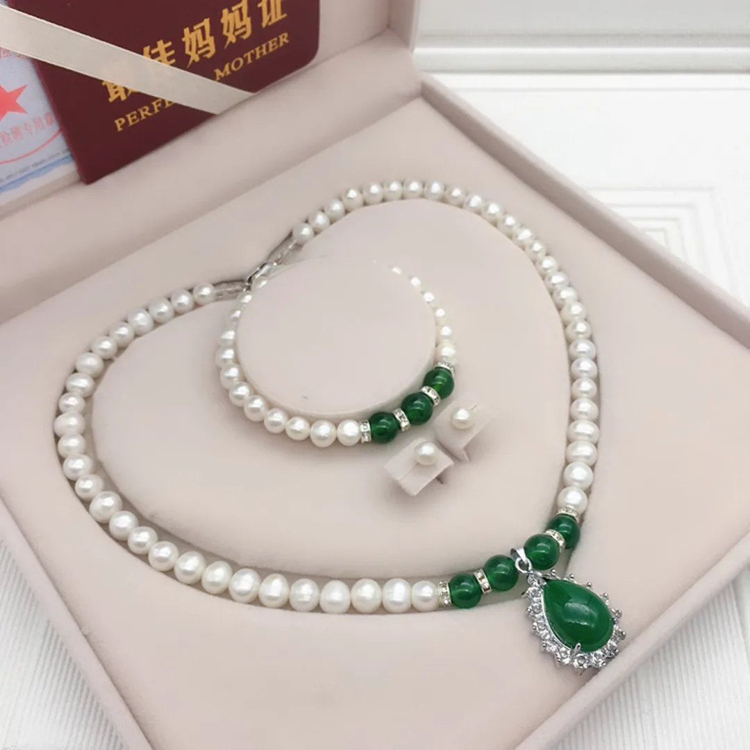 

Trendy exquisite jewelry set Red Green chalcedony Pendant necklace natural Freshwater pearl necklace Bracelet set for women
