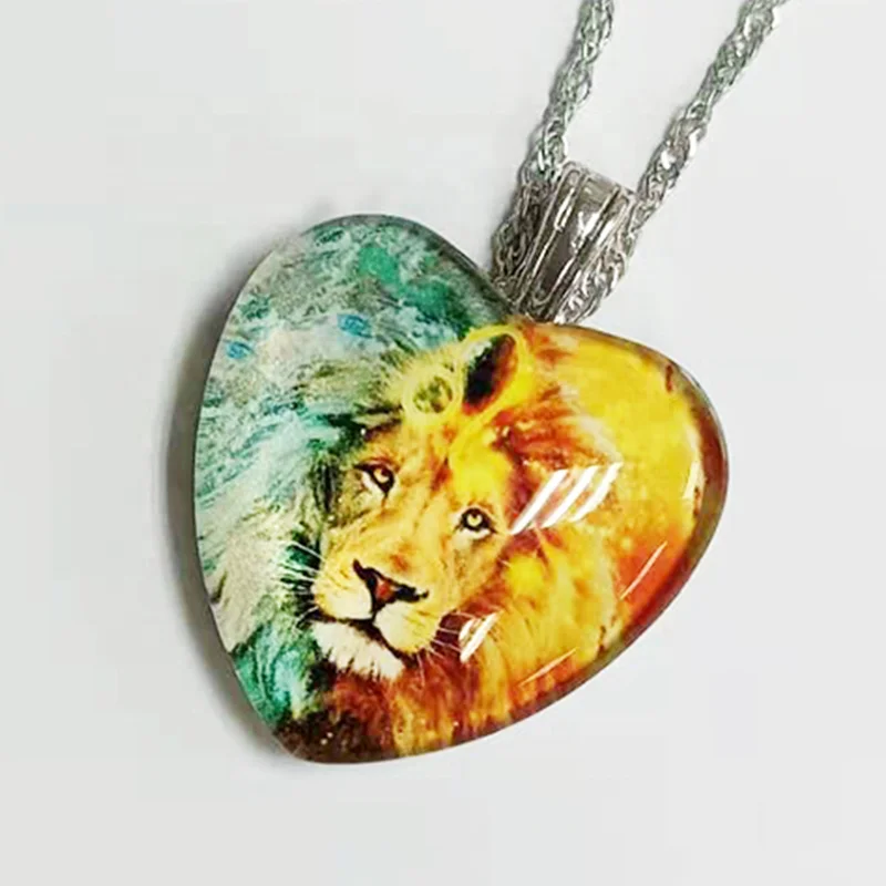 

European and American Trend Men's Twelve star lion Leo Pendant Heart-shaped Animal Pendant