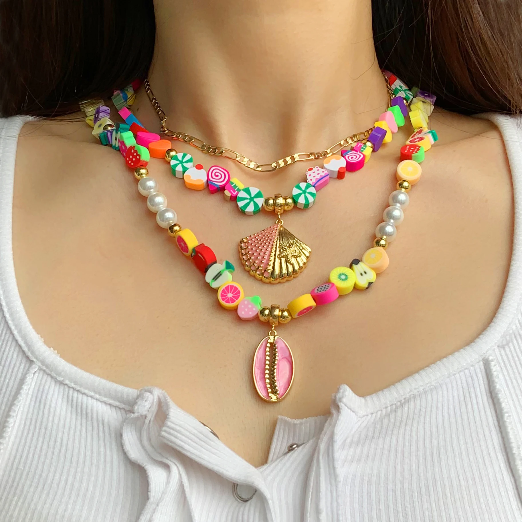 

Boho Summer Beach Necklace Handmade Colorful Soft Clay Beads Jewelry Enamel Pearl Scalloped Cowrie Shell Necklace For Women Gift, Picture display