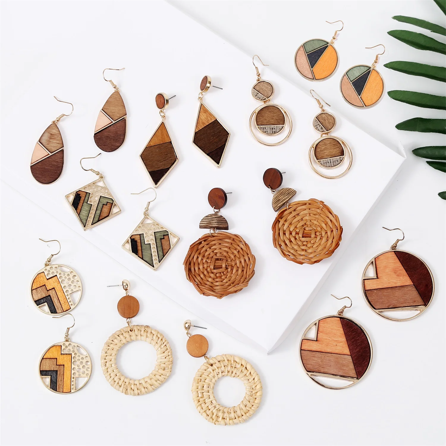 

Hot-selling hand-woven wooden straw bohemian statement earrings women 2020 pendant ring, As picture